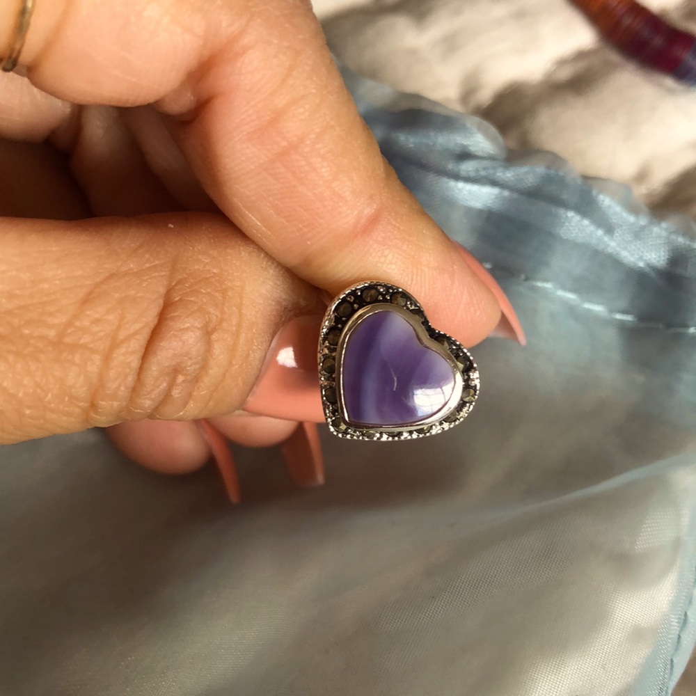 Like new sterling silver heart ring